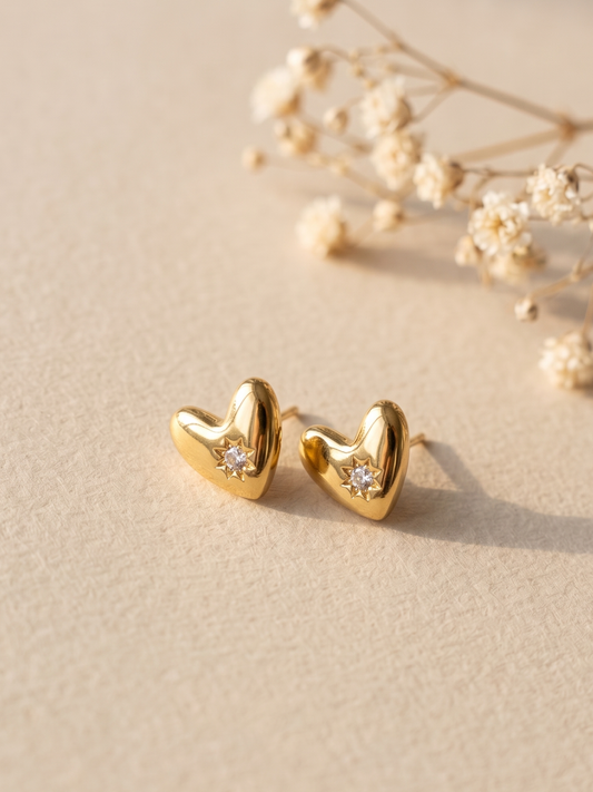 Anti tarnish small heart stud with stones