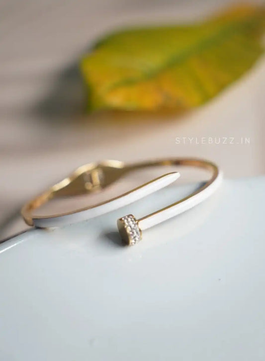 Anti Tarnish Premium Quality Classy Bangle