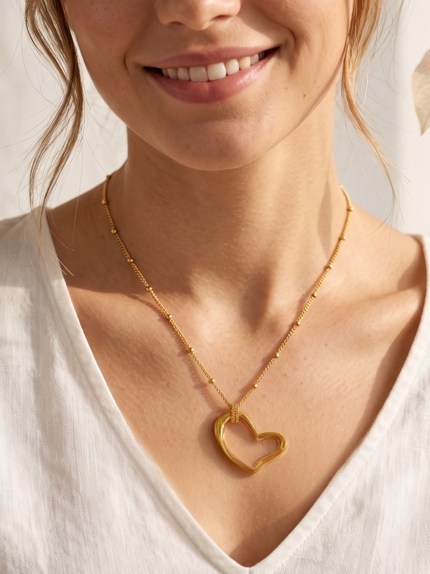Golden anti tarnish heart-shaped pendant necklace