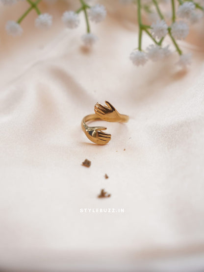 Hug Designed Stylish Finger Ring
