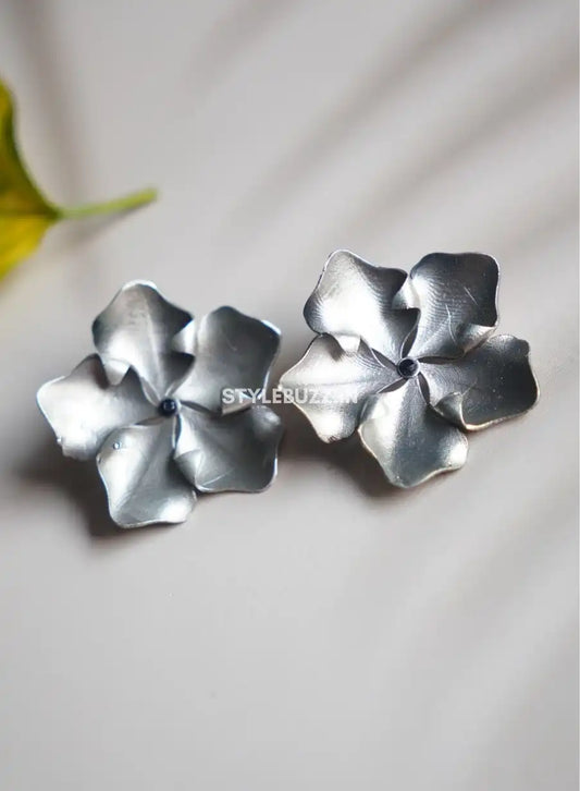 Silver Replica Stylish Flower Petal