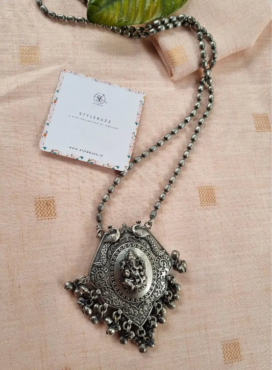 Silver Replica High-Quality Long Neckpiece.