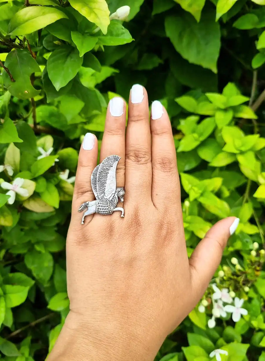 Replica Unicorn Finger Ring