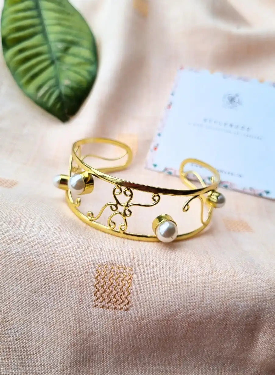 Golden Brass Stunning Premium Bangle.