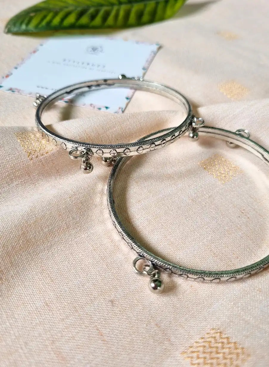 Oxidized Gorgeous Pair of Bangle.