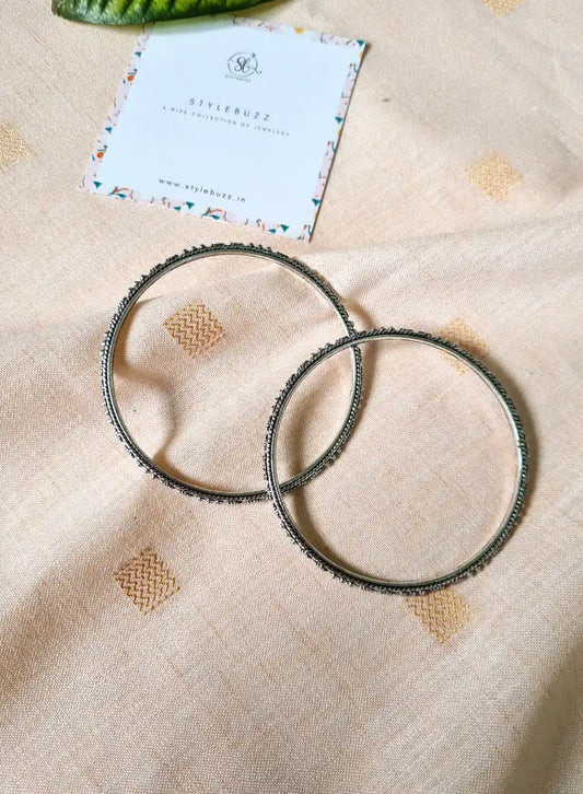 Oxidized Ethnic Pair of Bangle