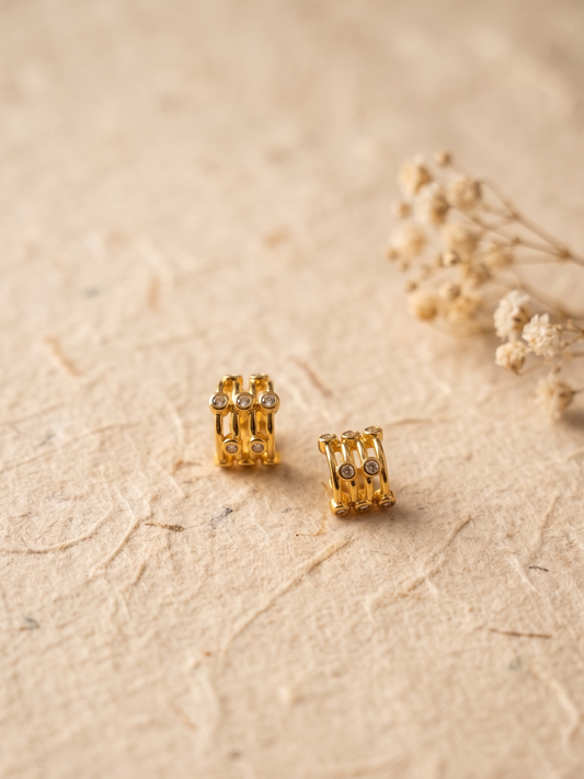 Waterproof small bali style stud with stone