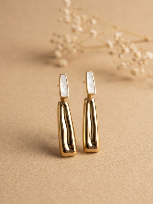 Waterproof statement earring with MOP