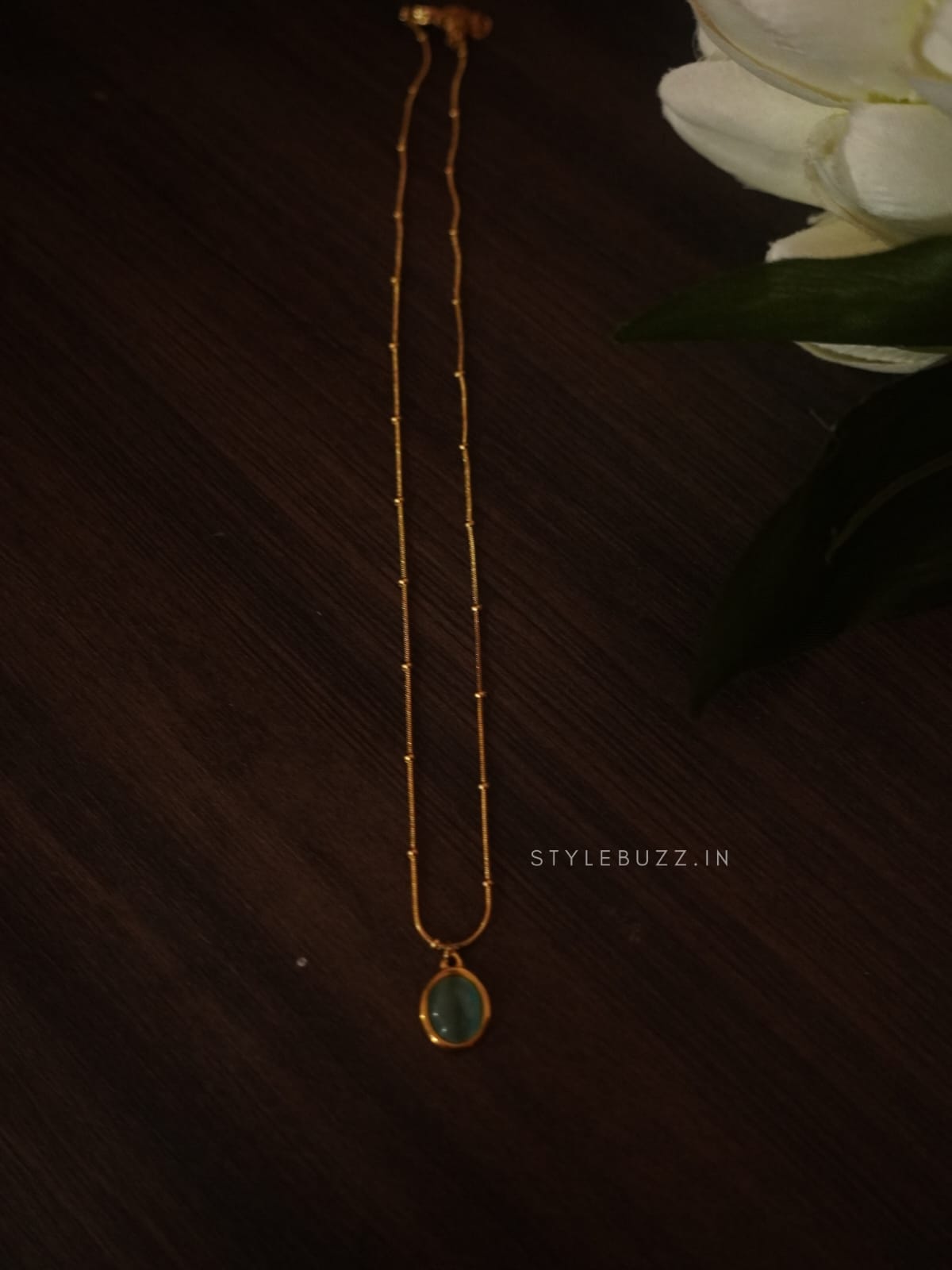 Anti Tarnish Pretty Chain With Sea Green Colored Locket