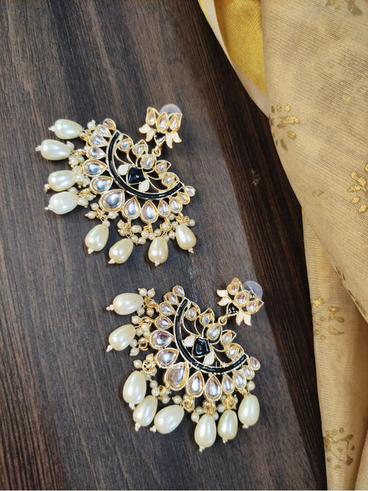 Chandbali Kundan Earrings With White Pearl