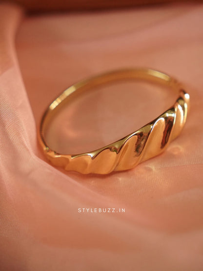 Anti Tarnish Premium Ladies Bangle