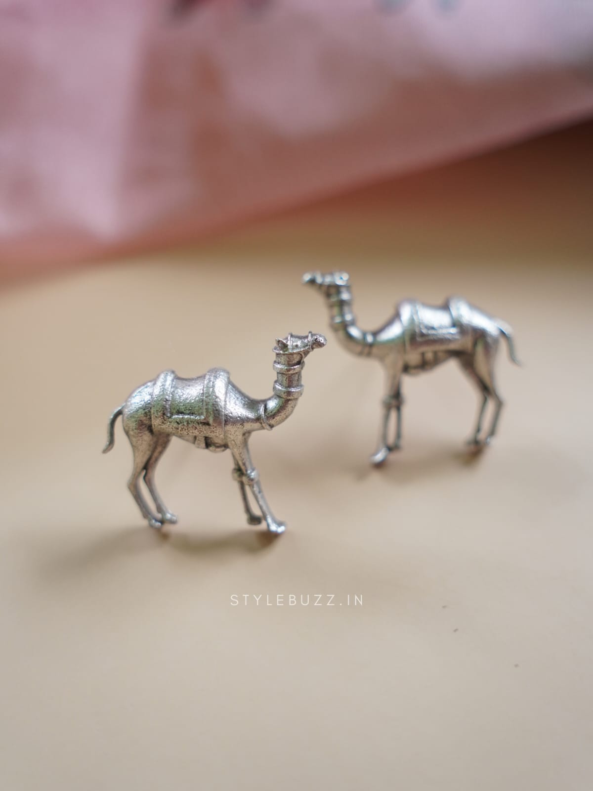 Silver Replica Camel Designed Classic Stud