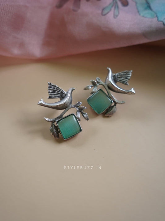 Silver Replica Bird Designed Square Shaped Green Stud