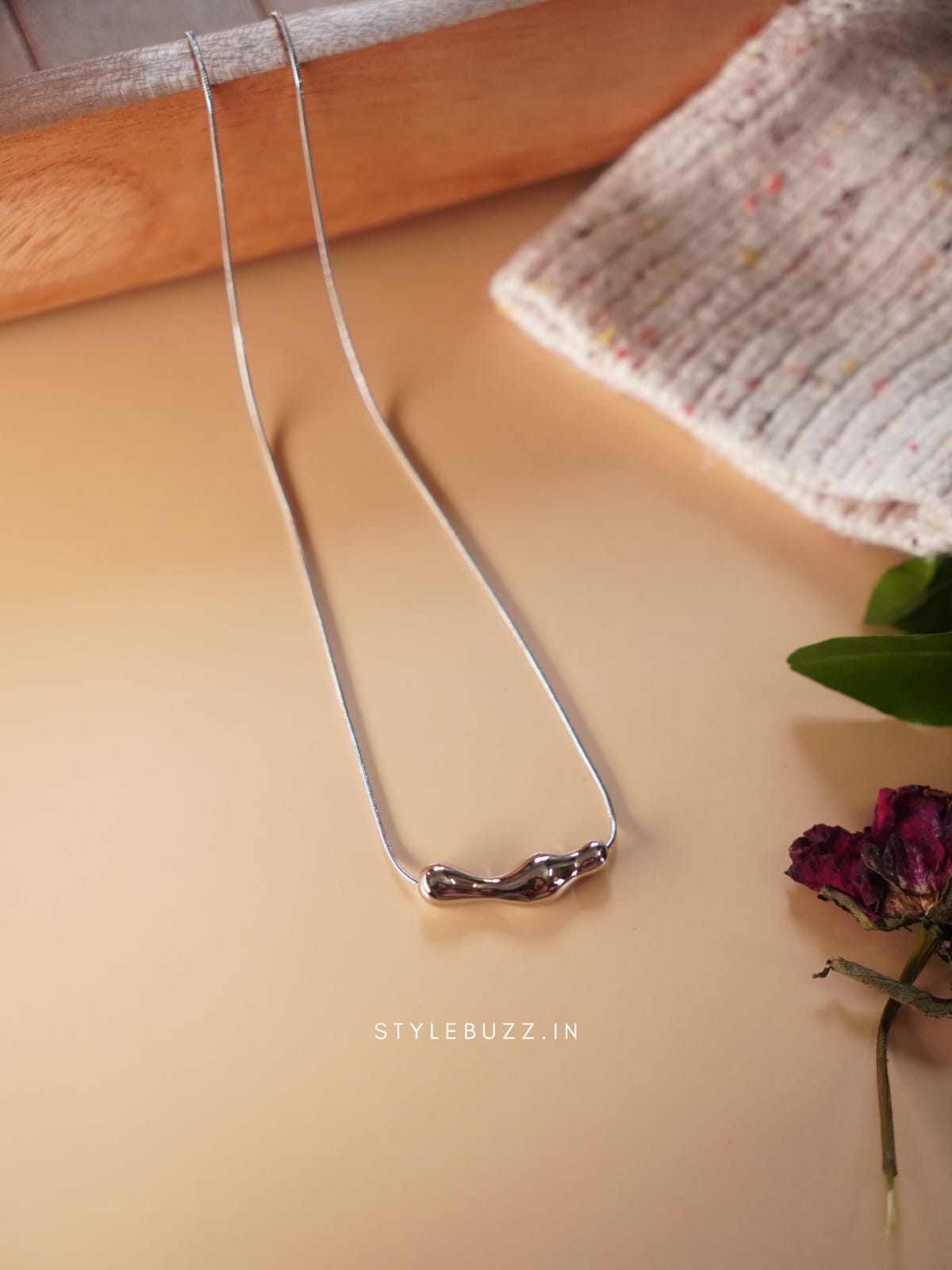 Anti Tarnish Silver Tone Modern Designed Necklace