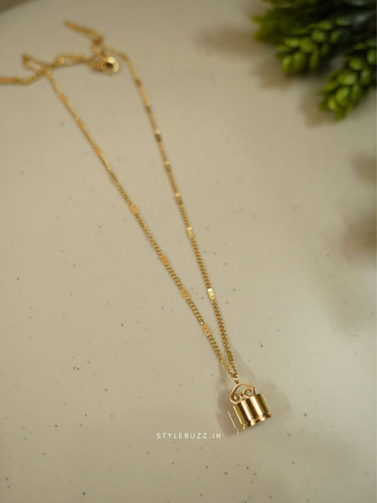 Anti Tarnish Gold Toned Korean Necklace With Classy Pendent