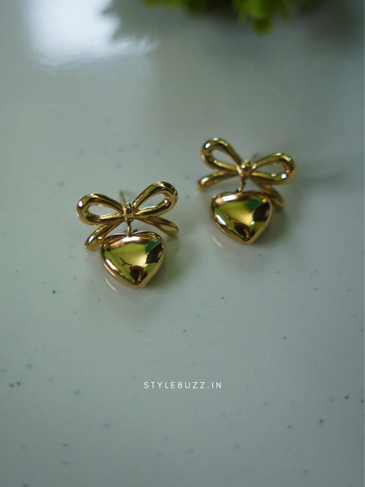 Anti Tarnish Heart Bow Designed Stud