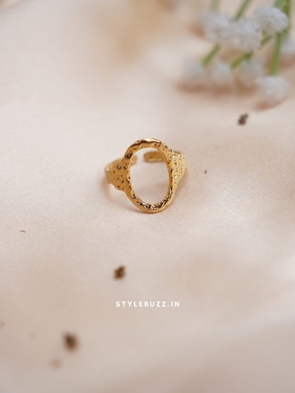 Anti Tarnish Gold Toned Abstract Finger Ring For Woman