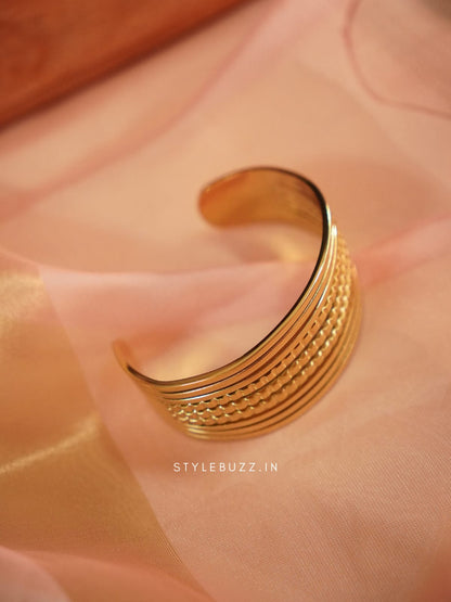Anti Tarnish Trendy Bangle For Woman