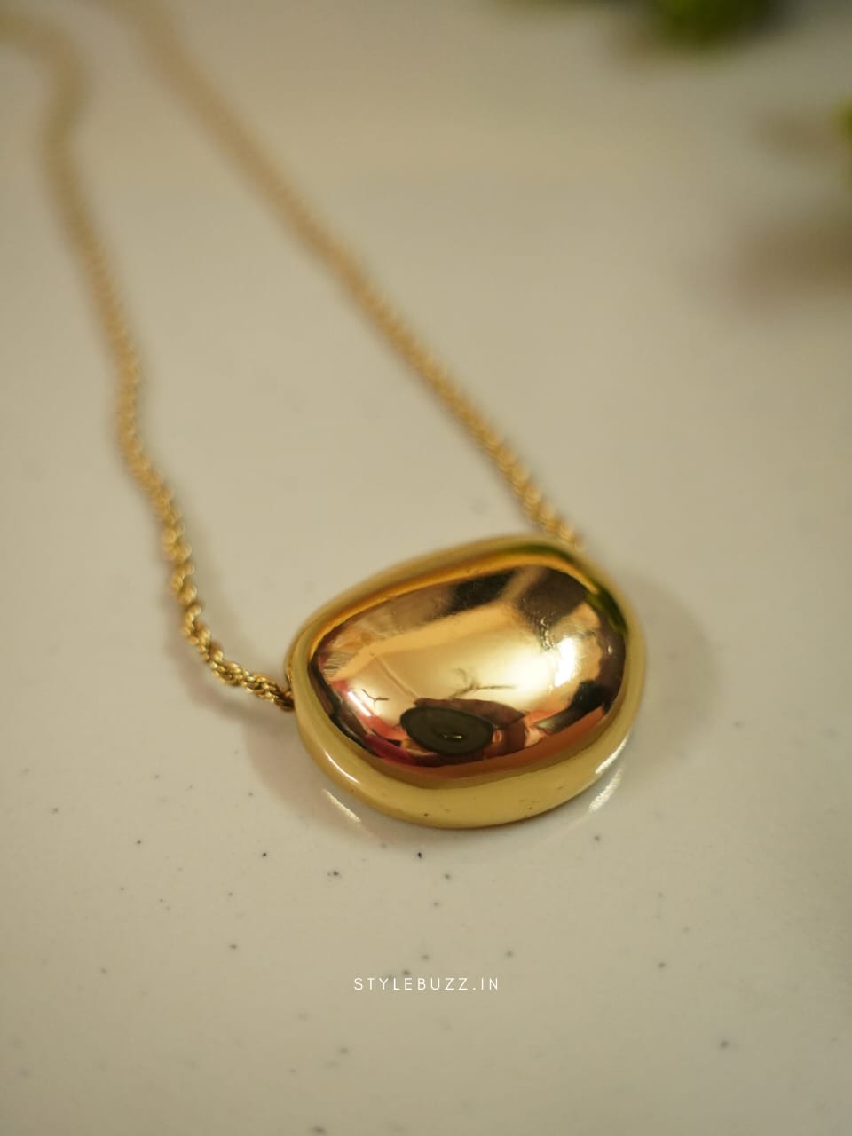 Anti Tarnish Gold Toned Necklace With Fashionable Pendent