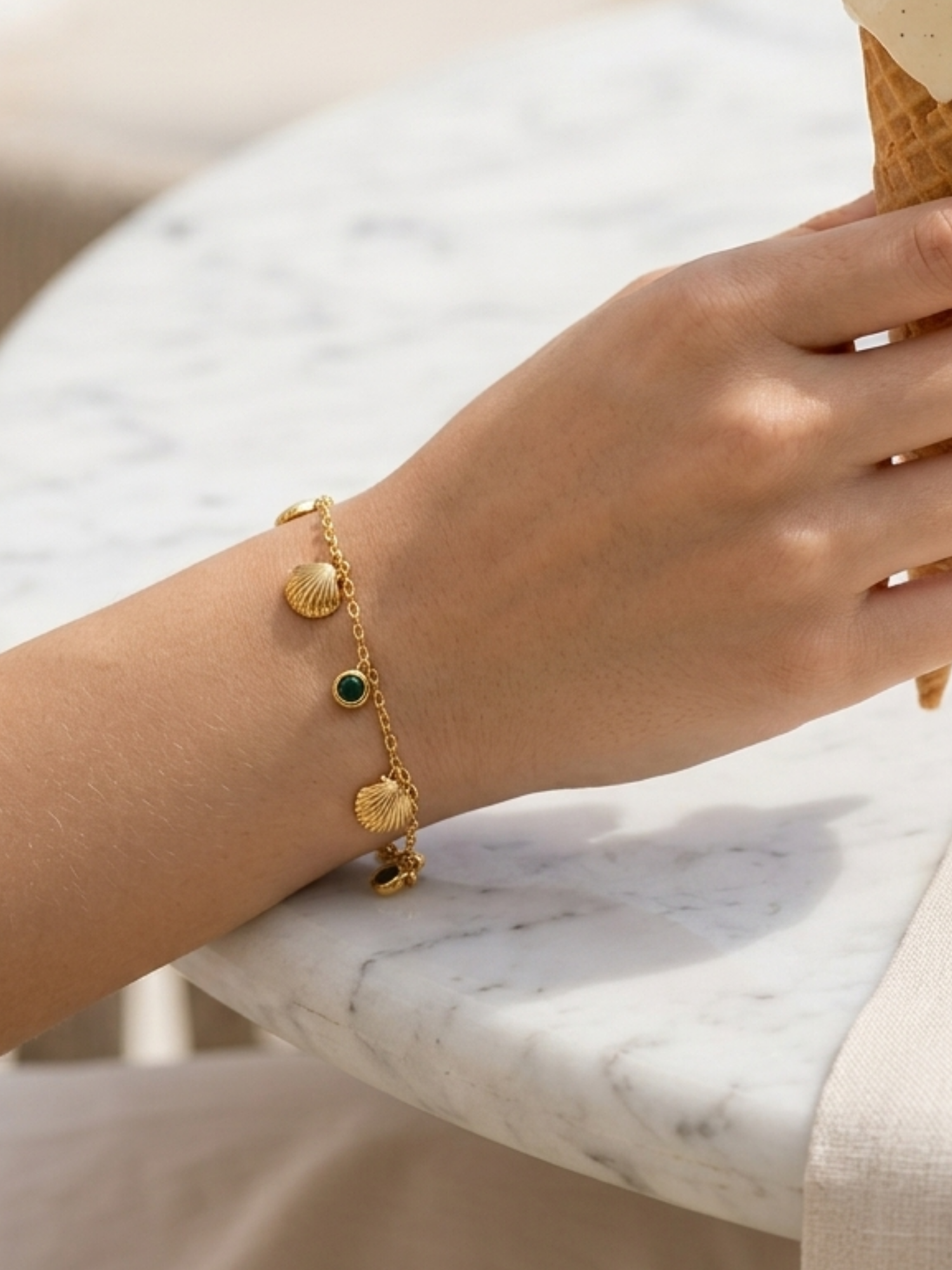anti-tarnish chain bracelet with sea shell
