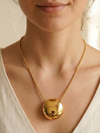 anti tarnish Golden big size pendant necklace