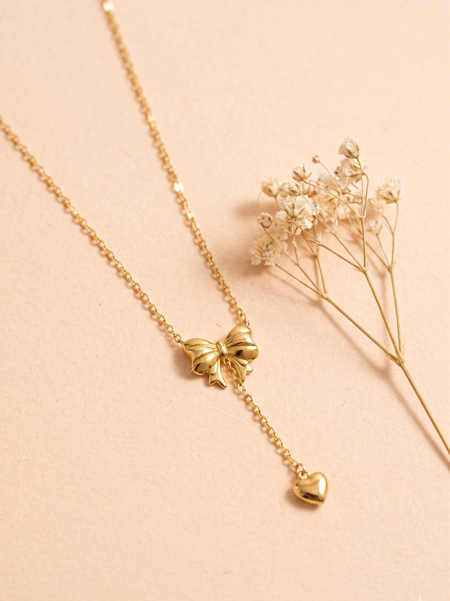 anti tarnish bow necklace