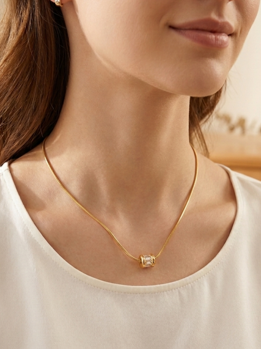 anti tarnish necklace with a clear gemstone pendant