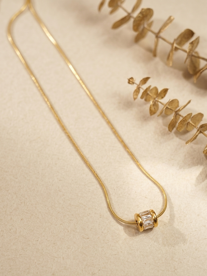 anti tarnish necklace with a clear gemstone pendant