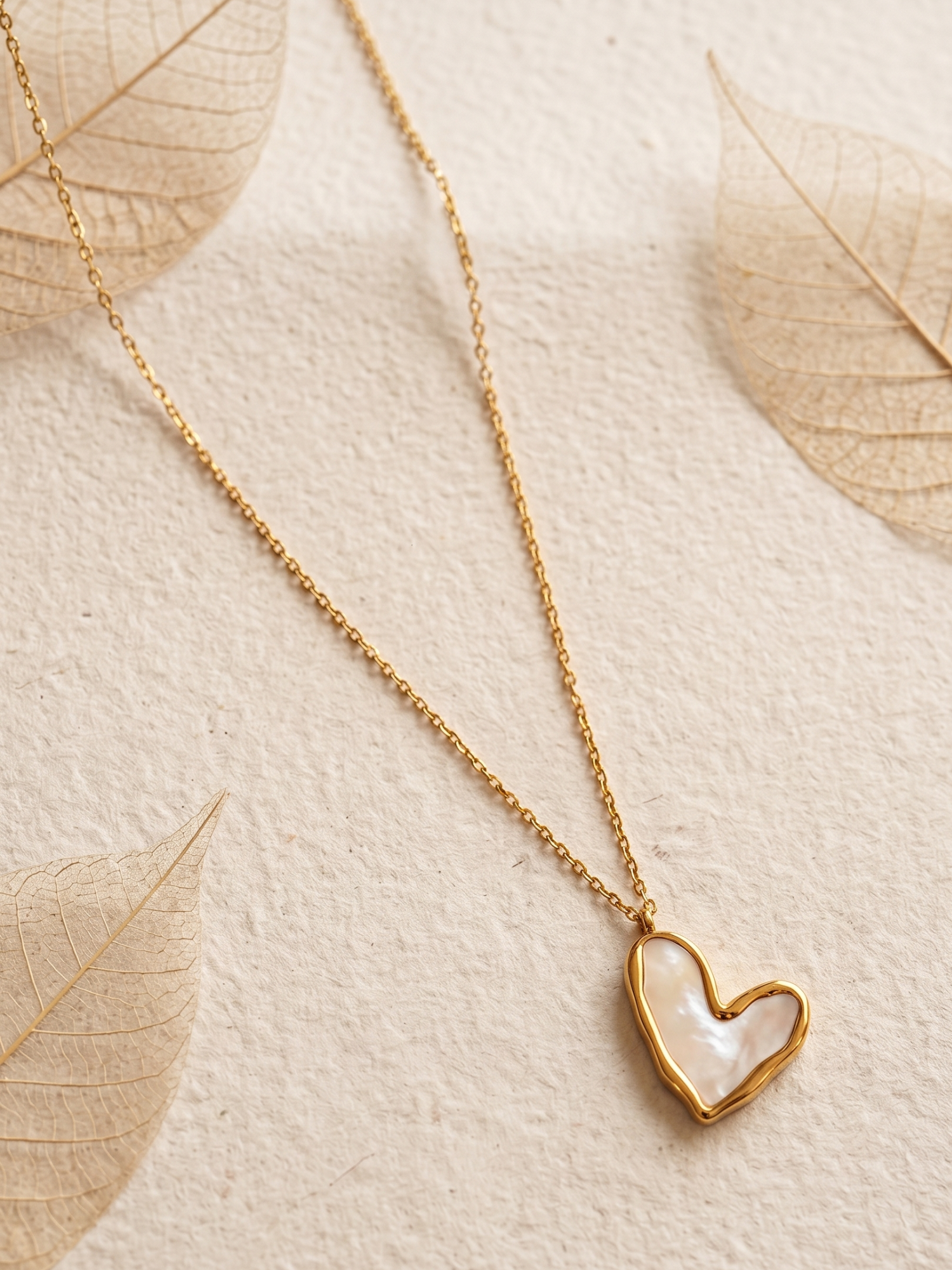 anti tarnish necklace with a heart-shaped MOP pendant 