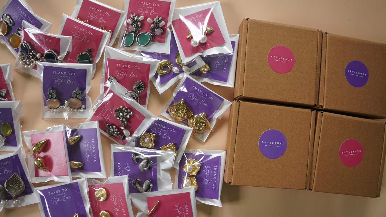 Load video: packing of jewelry brand