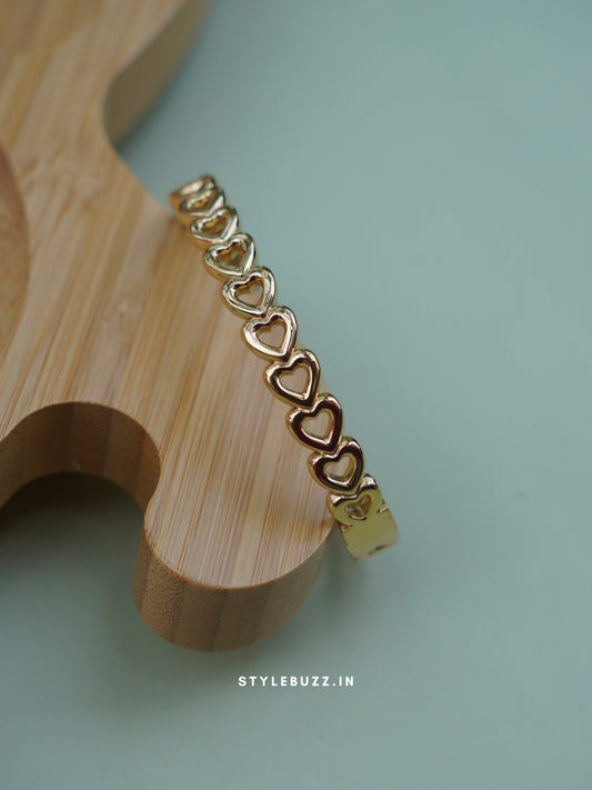 Waterproof heart designed bangle