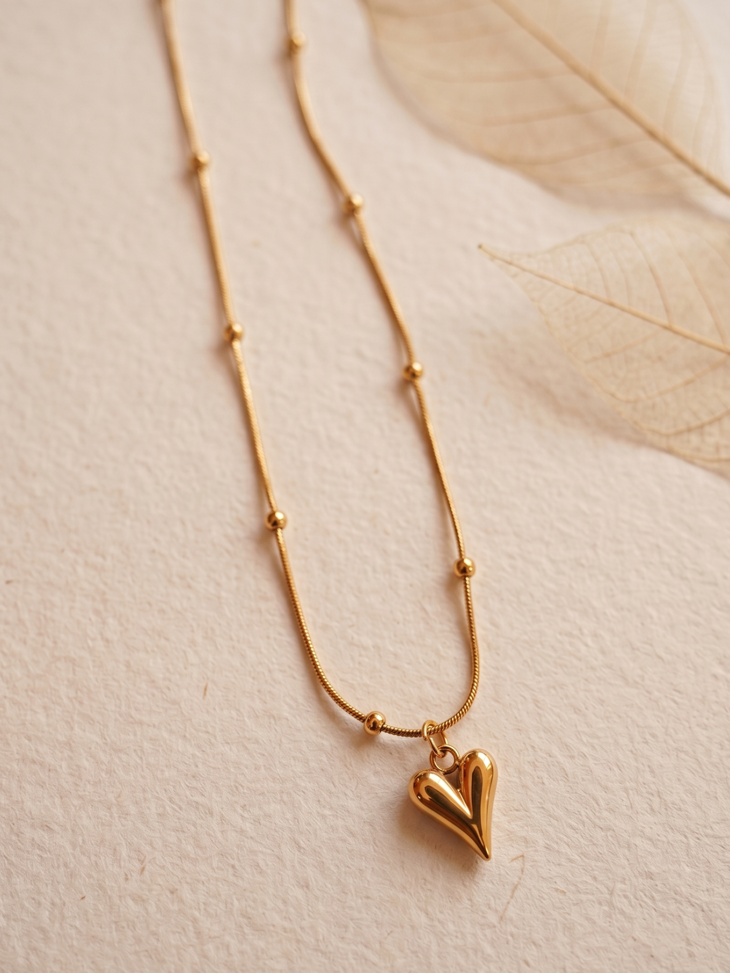 tarnish free heart-shaped pendant necklace 