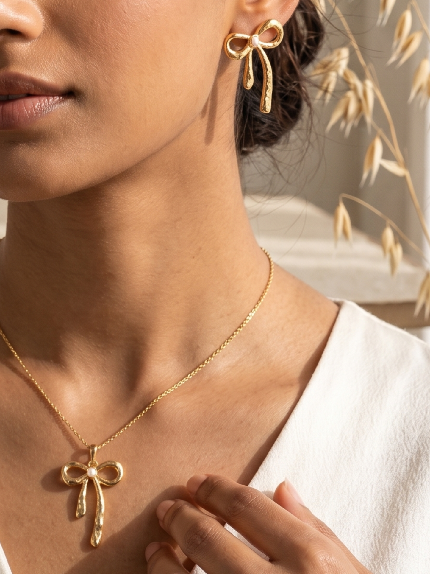 waterproof  bow-shaped earrings and necklace and earrings