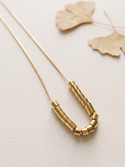 waterproof necklace with cylindrical beads